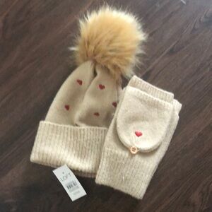 Loft Hearts Hat and Mitten Set